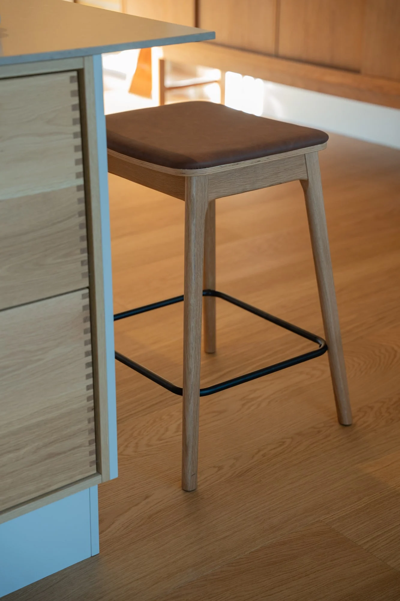 Balo counterstol, egetræ | PU læder - Image 8