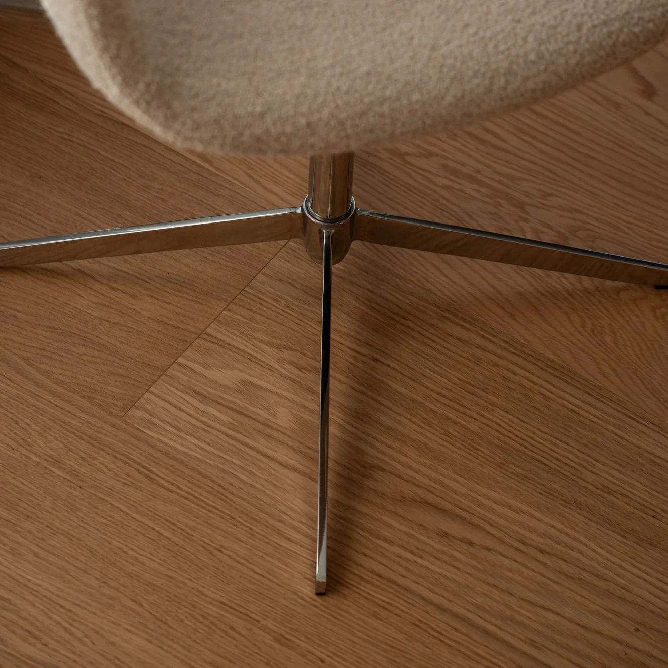 Chrome spisebordsstol, armlæn | Drejefunktion | Bouclé - Image 6