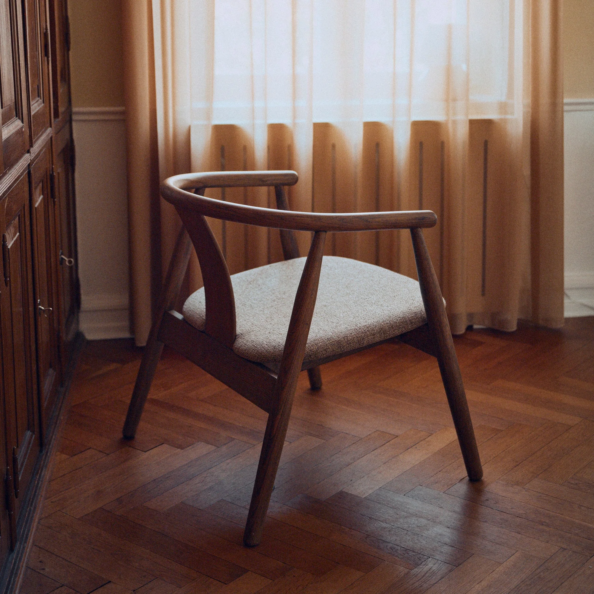 Relate loungestol, røget egetræ | Stof - Image 9